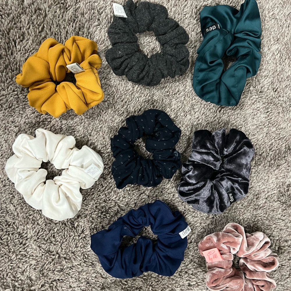 Dew Edit Scrunchies
